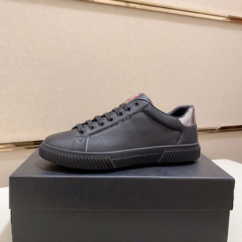 G*u*i casual shoes
